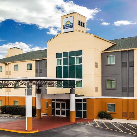 Days Inn & Suites By Wyndham Augusta Near Fort Eisenhower Extérieur photo