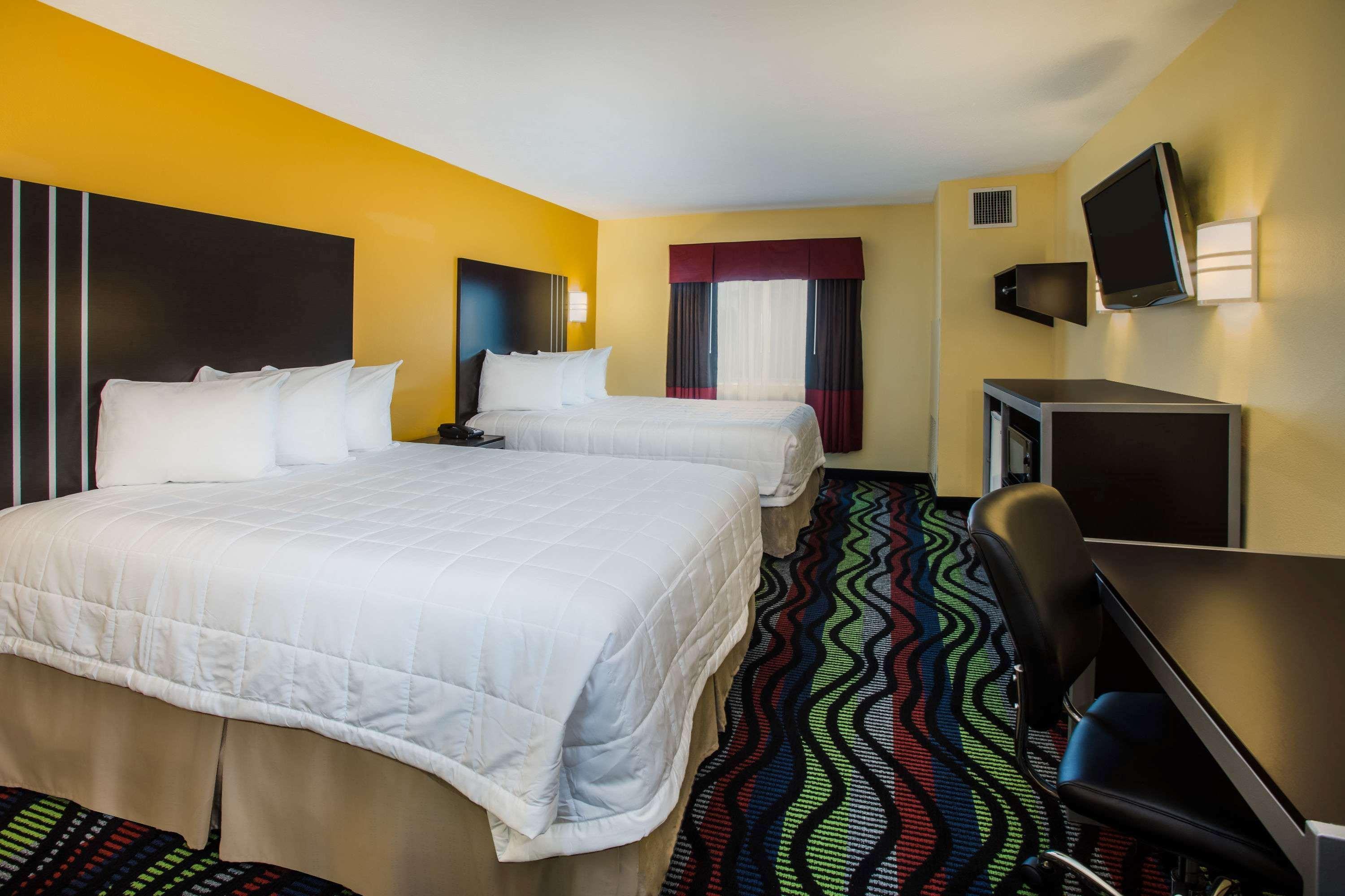 Days Inn & Suites By Wyndham Augusta Near Fort Eisenhower Extérieur photo