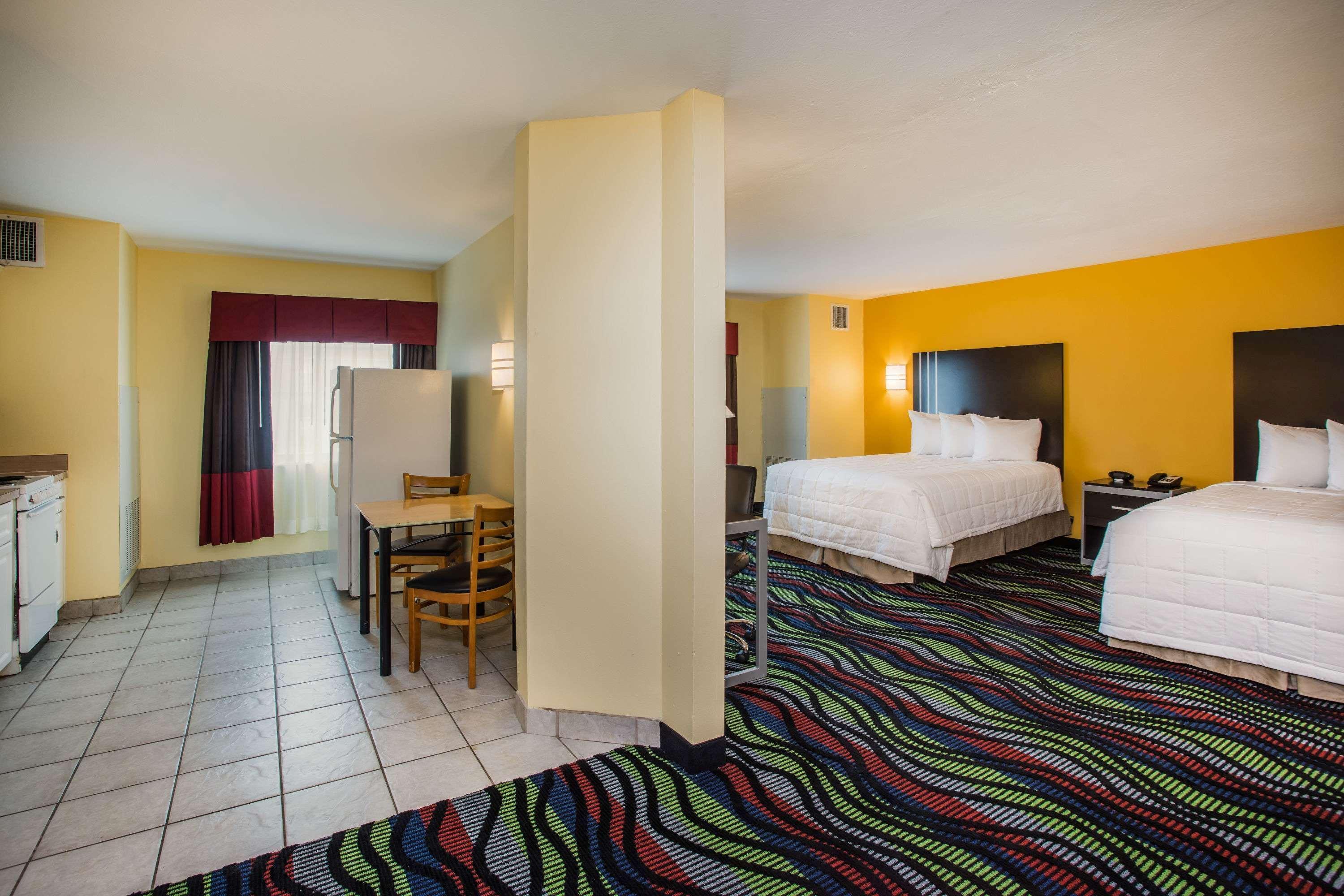 Days Inn & Suites By Wyndham Augusta Near Fort Eisenhower Extérieur photo