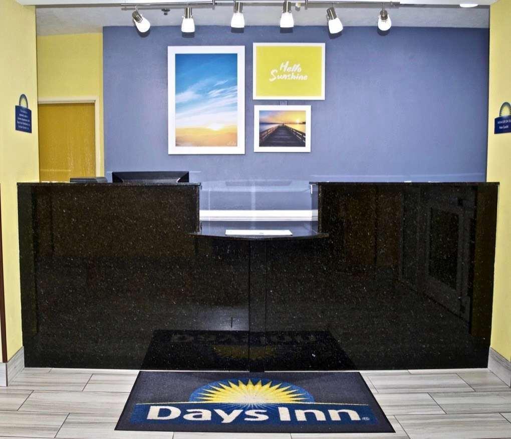 Days Inn & Suites By Wyndham Augusta Near Fort Eisenhower Extérieur photo