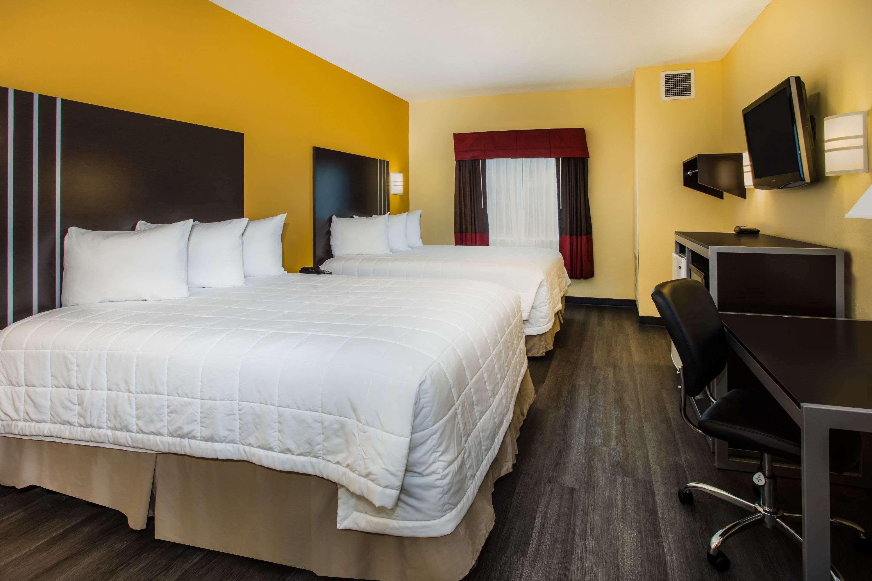 Days Inn & Suites By Wyndham Augusta Near Fort Eisenhower Extérieur photo