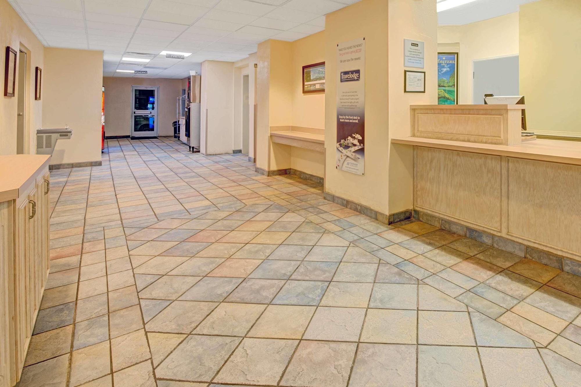 Days Inn & Suites By Wyndham Augusta Near Fort Eisenhower Extérieur photo