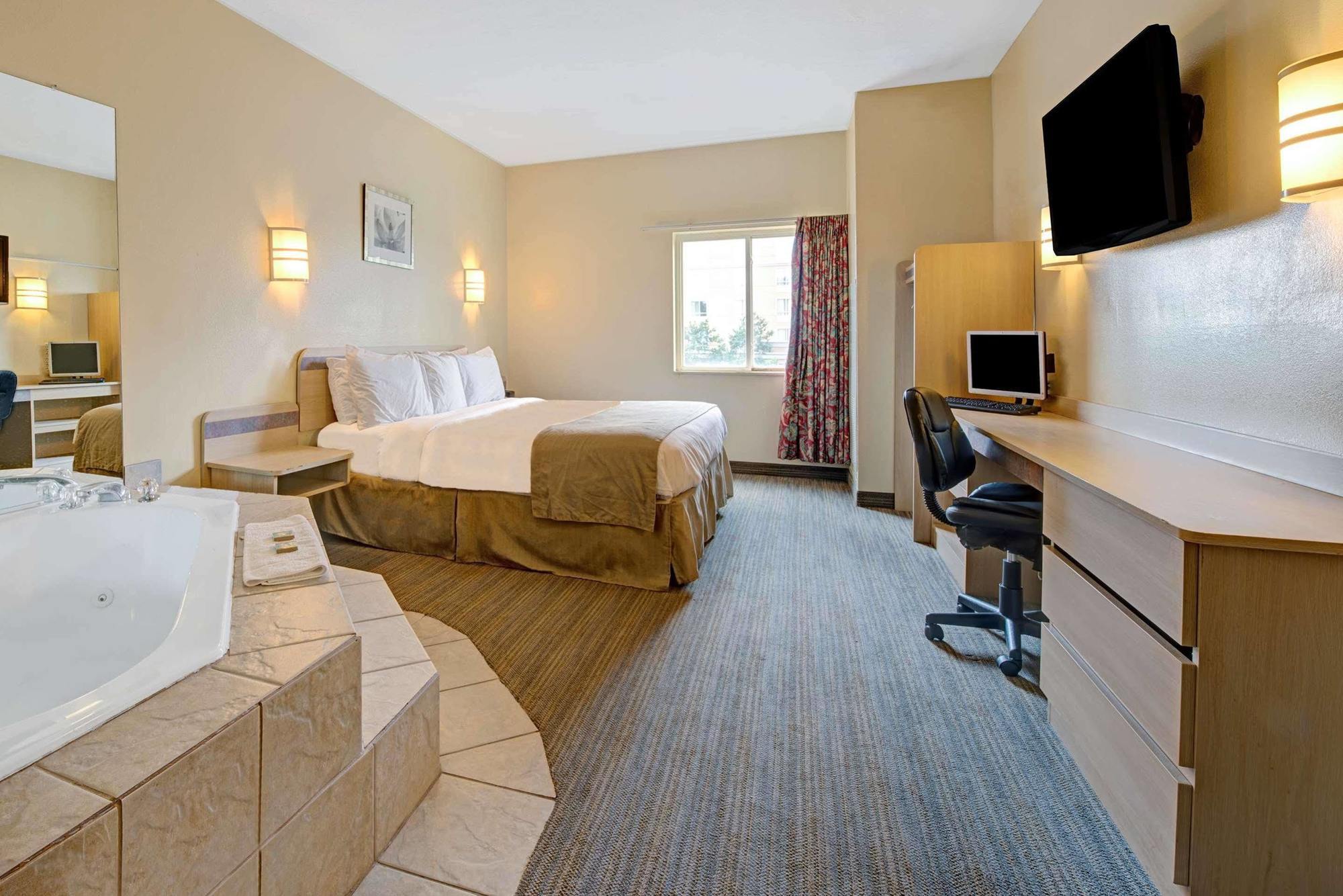 Days Inn & Suites By Wyndham Augusta Near Fort Eisenhower Extérieur photo