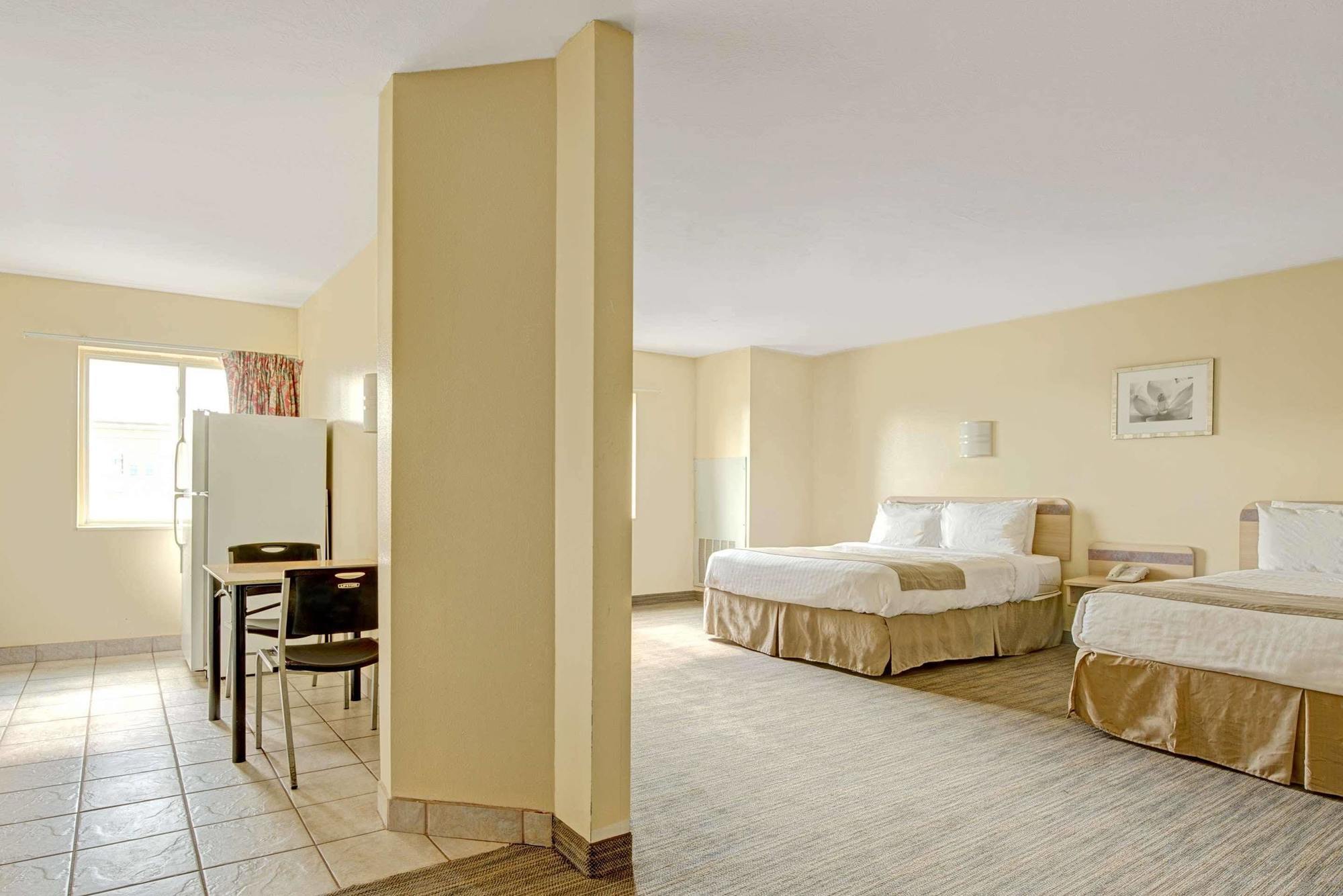 Days Inn & Suites By Wyndham Augusta Near Fort Eisenhower Extérieur photo