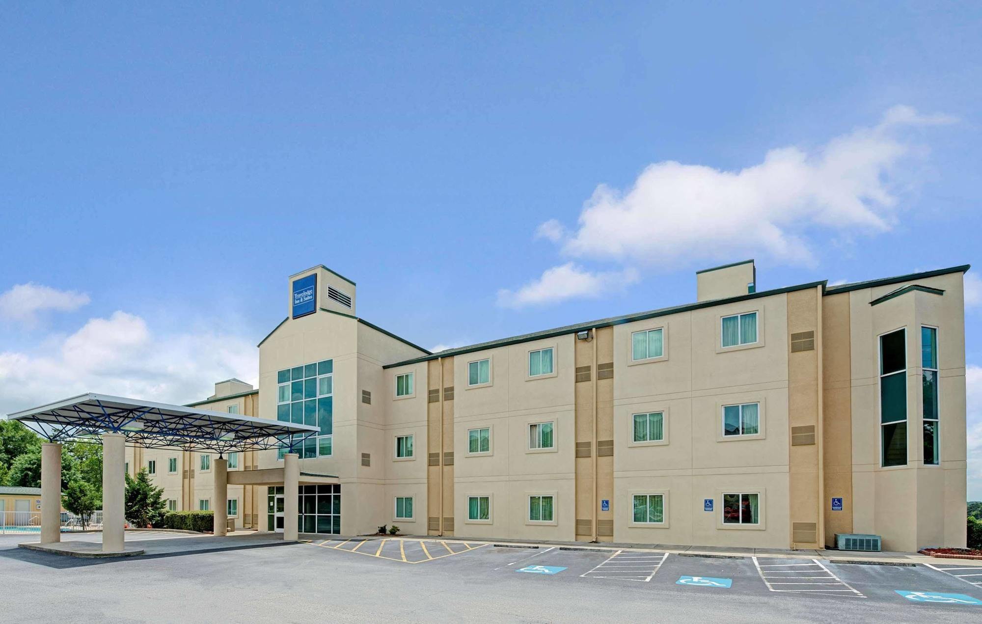 Days Inn & Suites By Wyndham Augusta Near Fort Eisenhower Extérieur photo