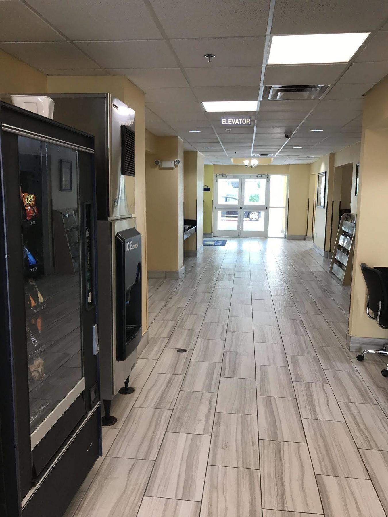 Days Inn & Suites By Wyndham Augusta Near Fort Eisenhower Extérieur photo