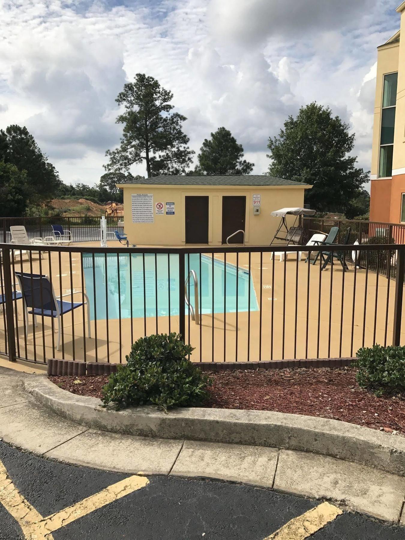 Days Inn & Suites By Wyndham Augusta Near Fort Eisenhower Extérieur photo