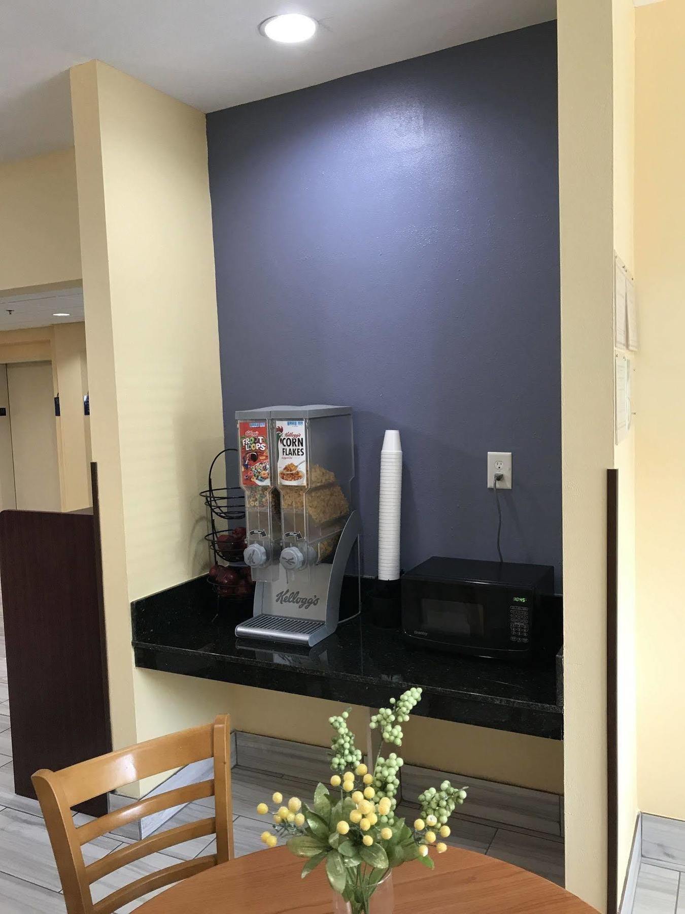 Days Inn & Suites By Wyndham Augusta Near Fort Eisenhower Extérieur photo